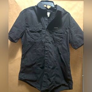 Used men’s short sleeve button up shirt